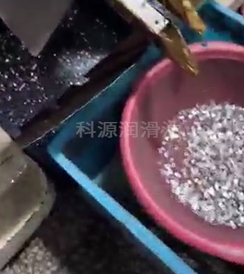 不鏽鐵衝壓用什麽油不粘模？